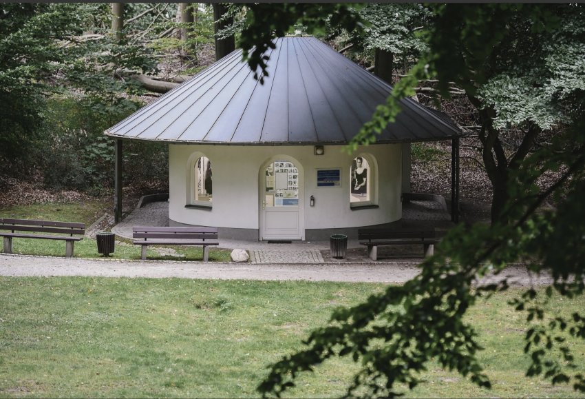 Informationspavillon_Gedenk- und Kriegsgräberstätte Golm